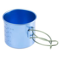 Large 20 oz cup with external graduations and a folding handle, and you can pack a 1L water bottle for minimal packing space.